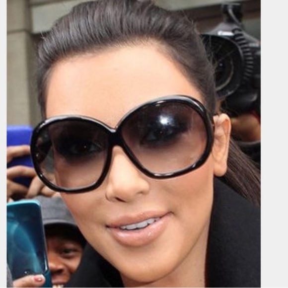 Tom Ford Black Cat-Eye Sunglasses with Gradient Lenses 130 - Picture 2 of 15